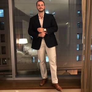 Meet your Posher, Carson